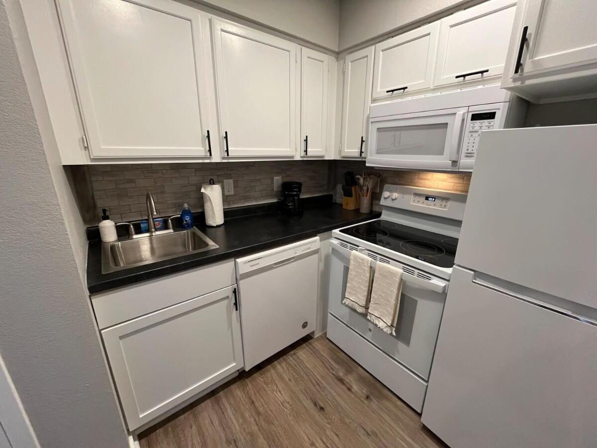 Aksarben 1 Bedroom-Close To I-80 Omaha Exterior photo